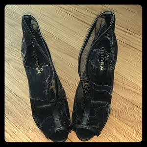 Size 10 black women heels booties